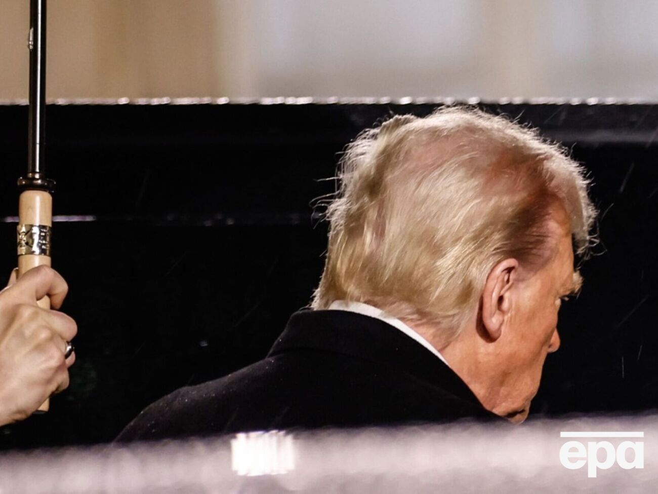 Обычно на публике Трамп появляется с характерной укладкой волос