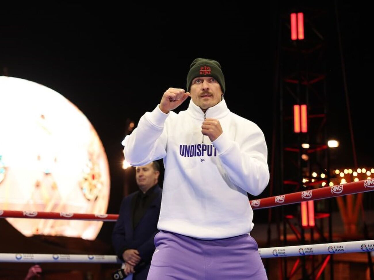 Усик не впервые отдает предпочтение творчеству Пивоварова