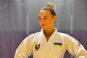 Белодед сделала несколько упражнений