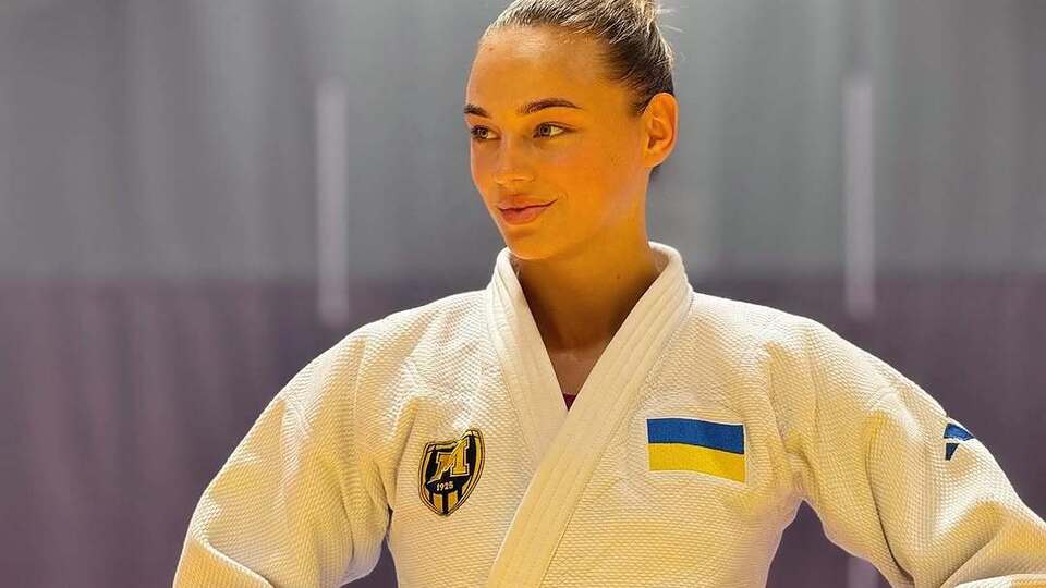 Белодед сделала несколько упражнений