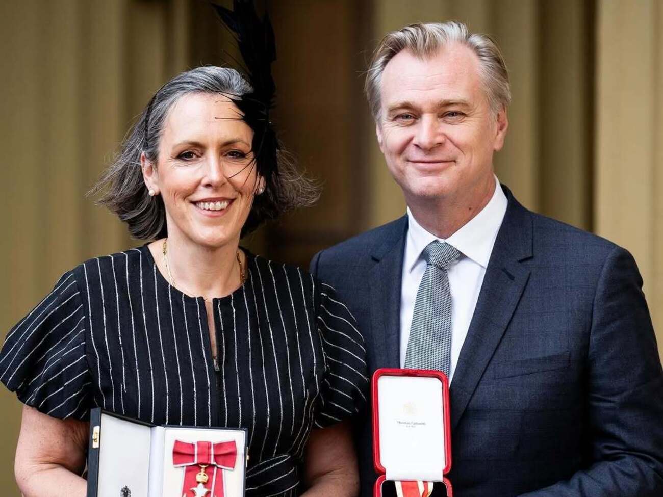 Нолана посвятили в рыцари, а его жене Эмми Томас предоставили титул дамы