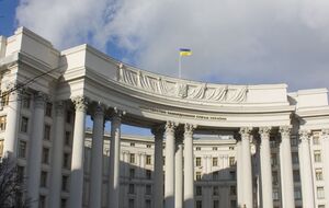 Зеленский планирует заменить около двух десятков послов, пишет СМИ