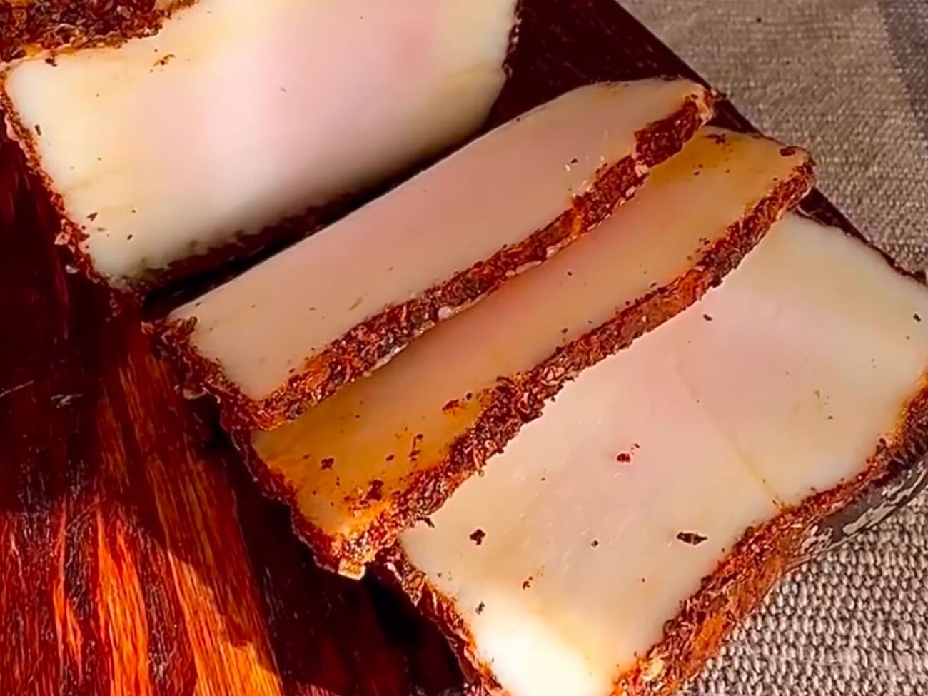 Сало по этому рецепту очень ароматное