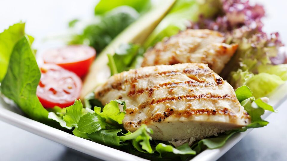 Філе подають як інгредієнт салату