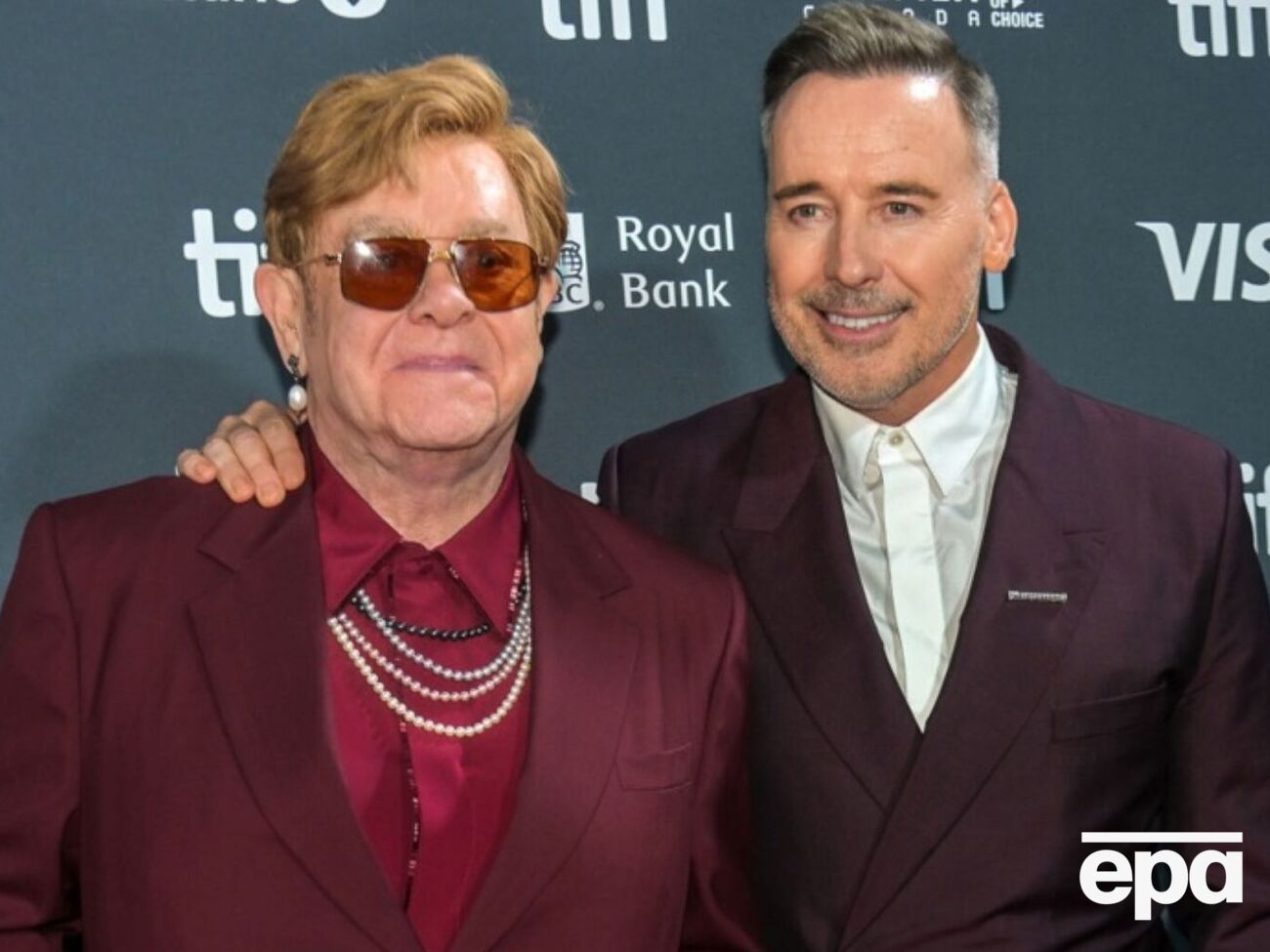 Элтон Джон: В течение лета я боролся с тяжелой глазной инфекцией