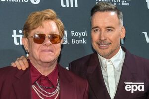 Элтон Джон: В течение лета я боролся с тяжелой глазной инфекцией