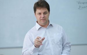 На контрактной основе можно будет учиться только на заочной или вечерней формах, отметил педагог