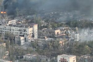 Армия страны-агрессора продолжает продвигаться, хотя и "большой кровью" для себя, рассказали в ОТГ "Луганск"