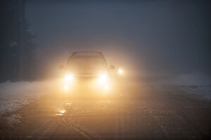 У туманну погоду водіям радять бути обережними