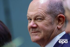 Шольц зізнався, що у валізі привіз особисті речі, щоб мати можливість переодягнутися