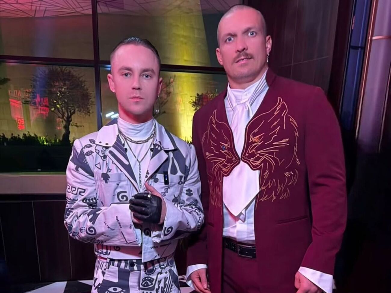 Пивоваров поддерживает Усика своими хитами