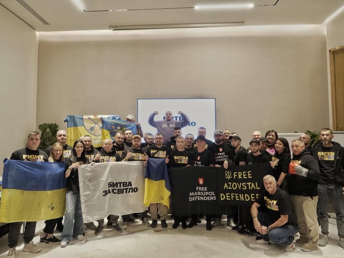 Усик зустрівся з українськими ветеранами