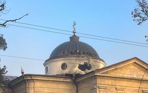 Российский снаряд попал в световой барабан храма