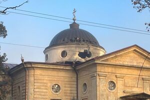 Російський снаряд влучив у світловий барабан храму