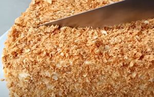 Випікайте коржі для торта в режимі конвекції за 200 °С приблизно вісім хвилин