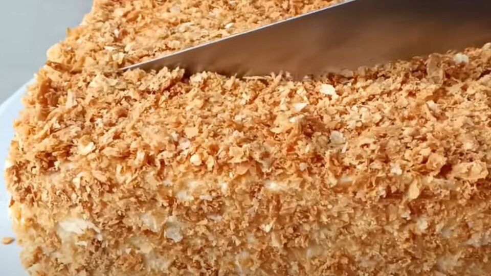Выпекайте коржи для торта в режиме конвекции при 200 °С около восьми минут