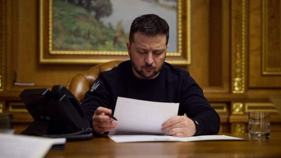 Президент звільнив і призначив послів України