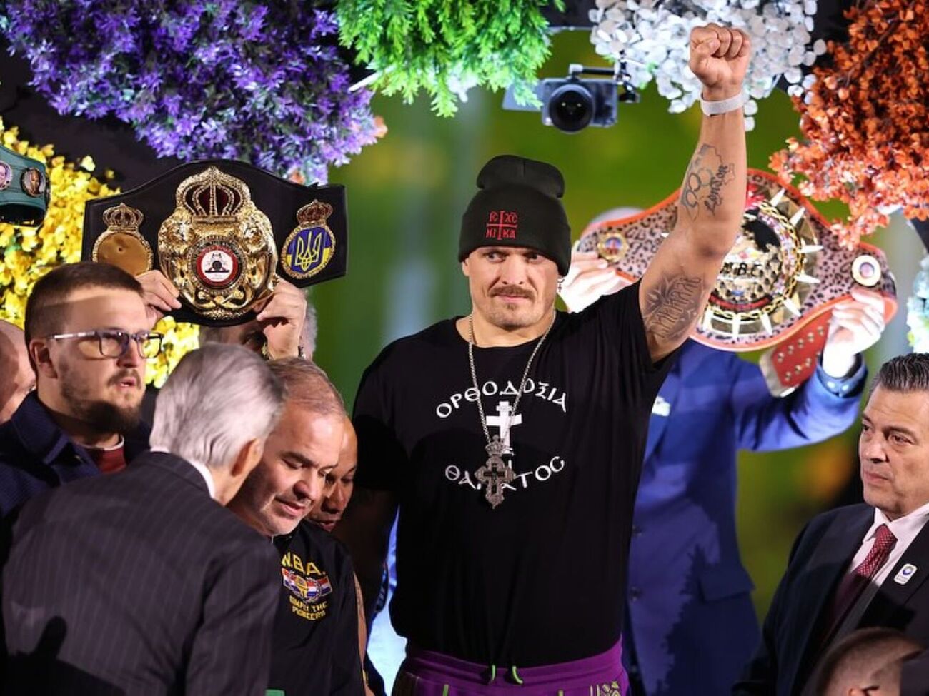 На кону боя Усика с Фьюри будут титулы чемпиона мира по версиям WBC, WBA и WBO в сверхтяжелом весе