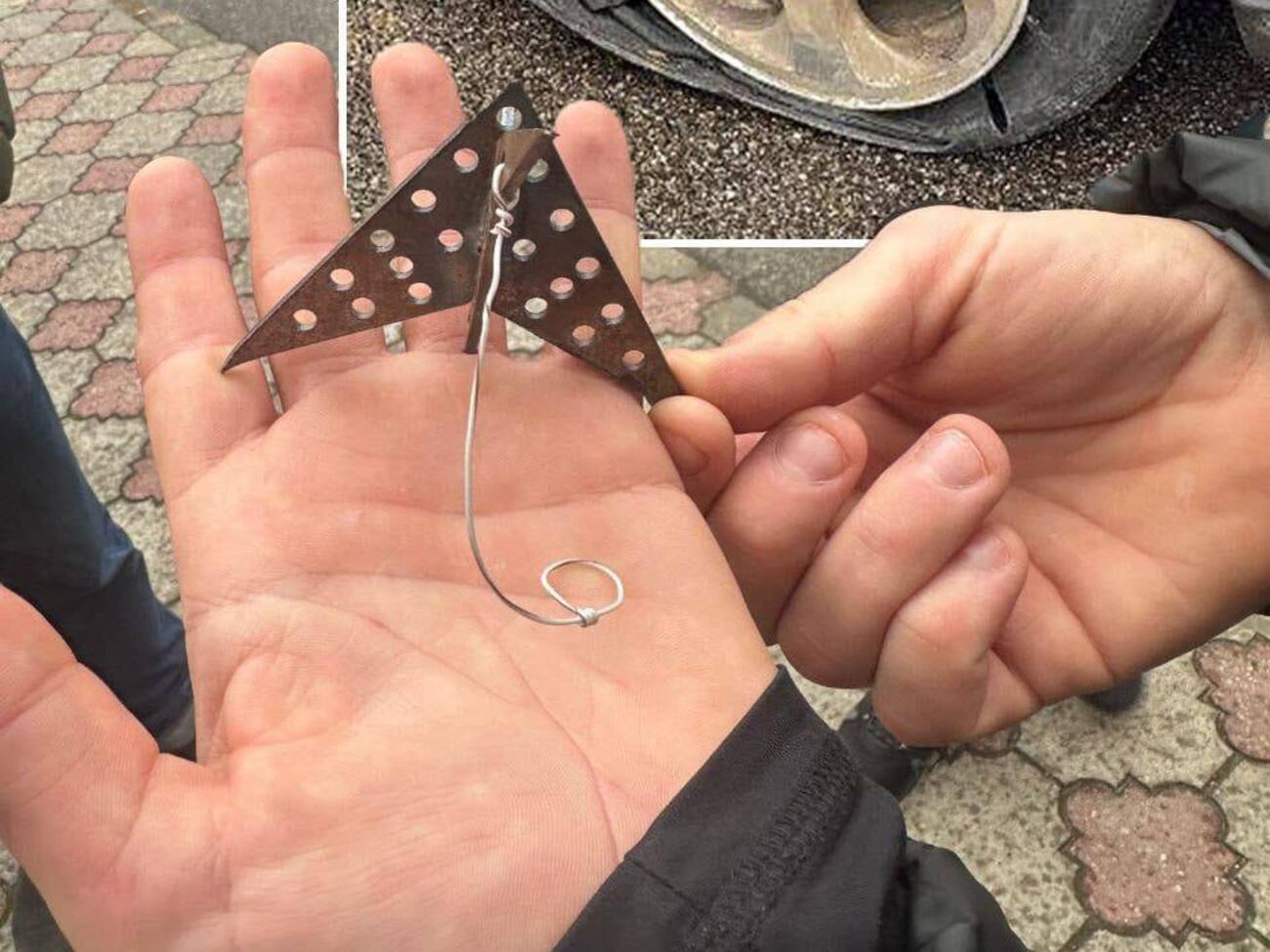 Мрочко показав один з "їжаків" окупантів