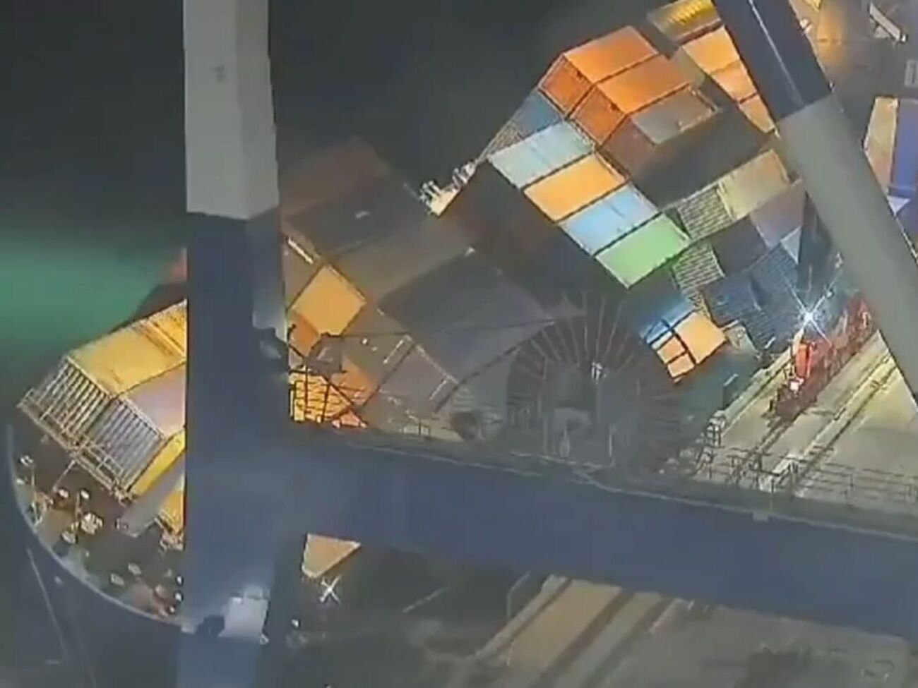 Судно накренилось на левый борт