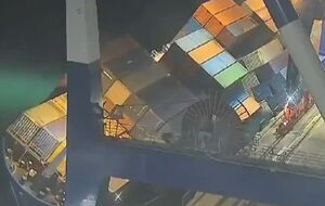 Судно накренилось на левый борт