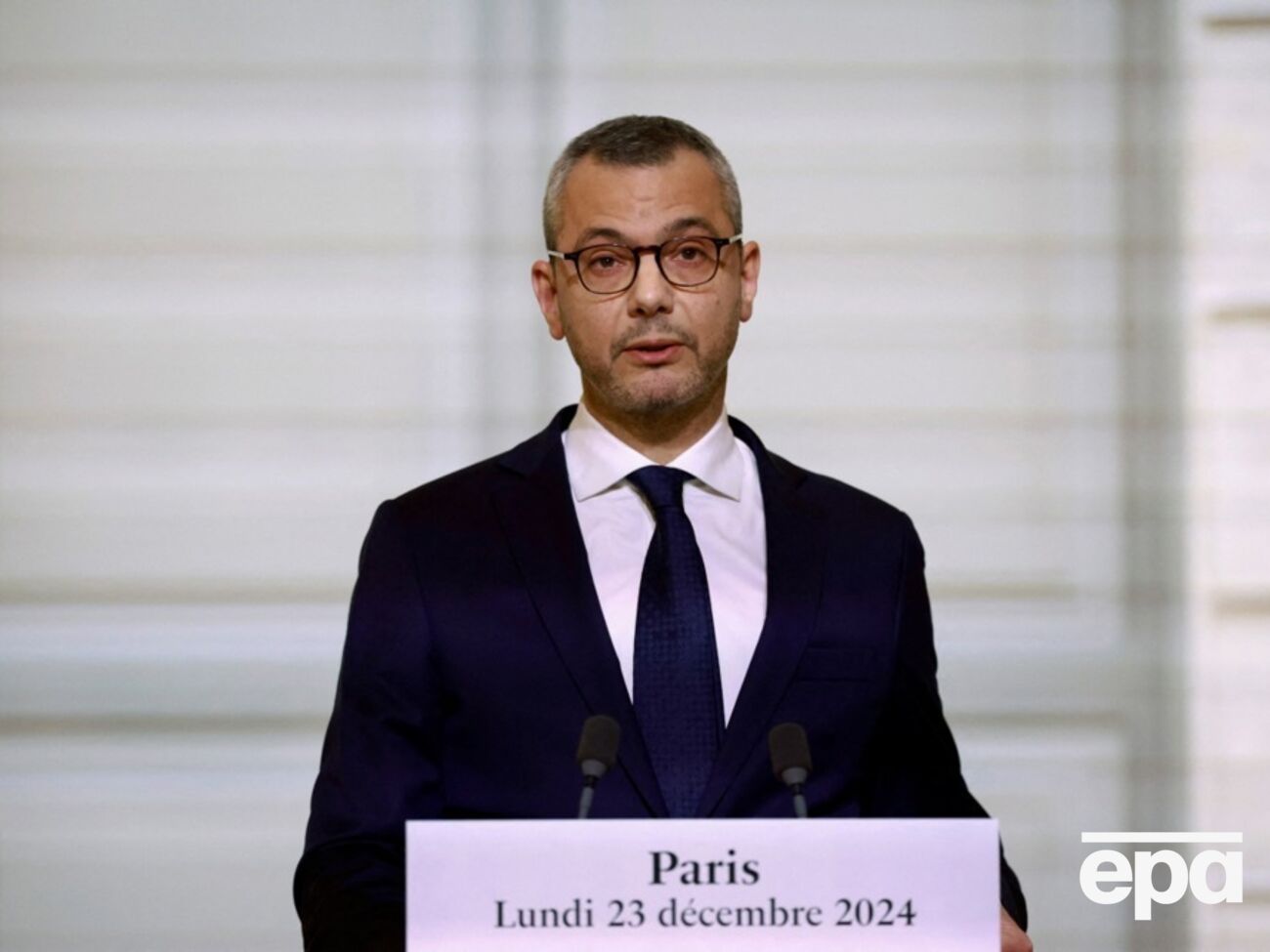 Склад уряду оголосили у дворі Єлисейського палацу