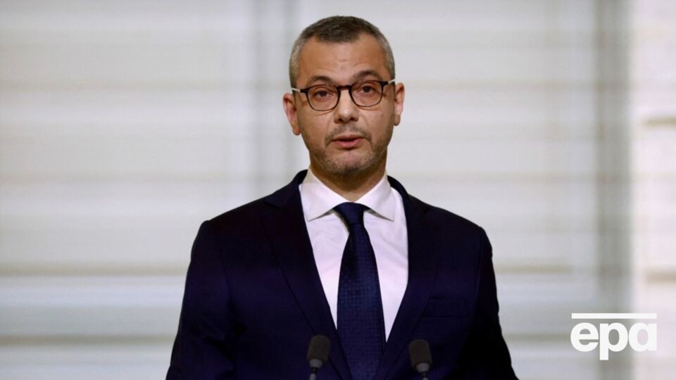 Склад уряду оголосили у дворі Єлисейського палацу