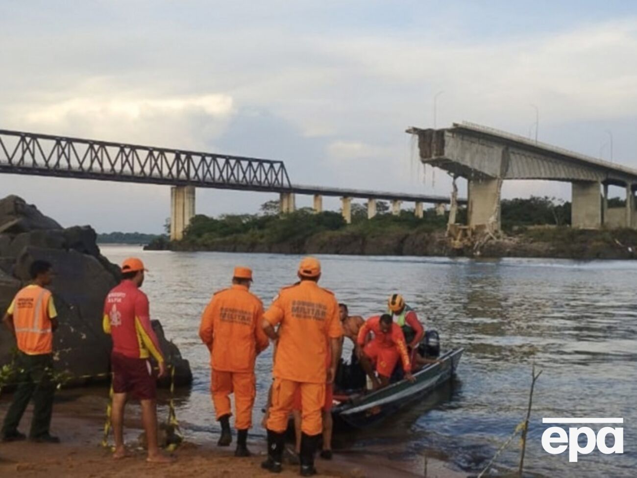 Мост был построен в 1960-е годы