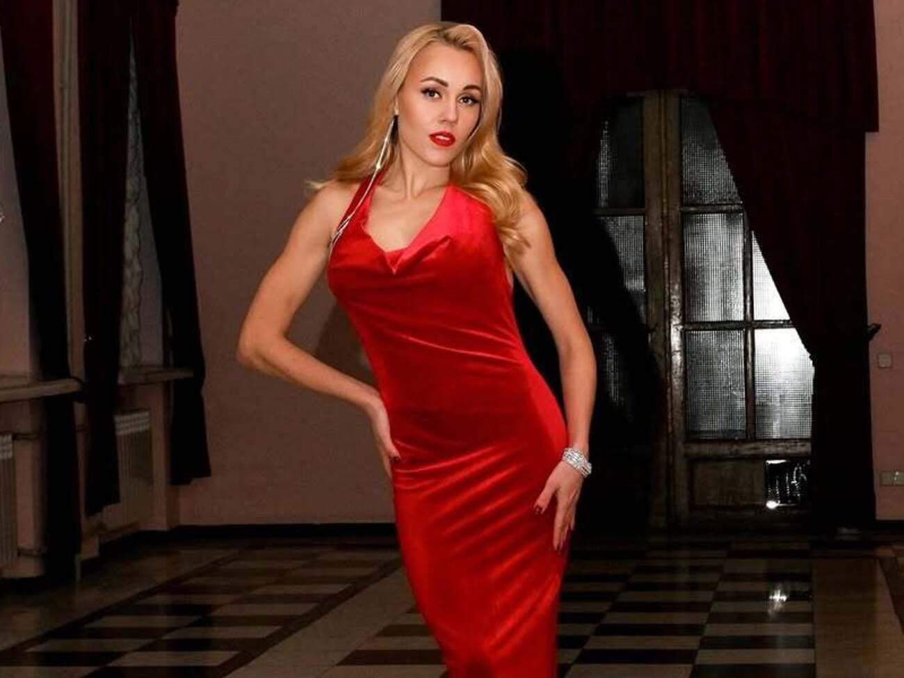 Сейчас артистка весит 48 кг