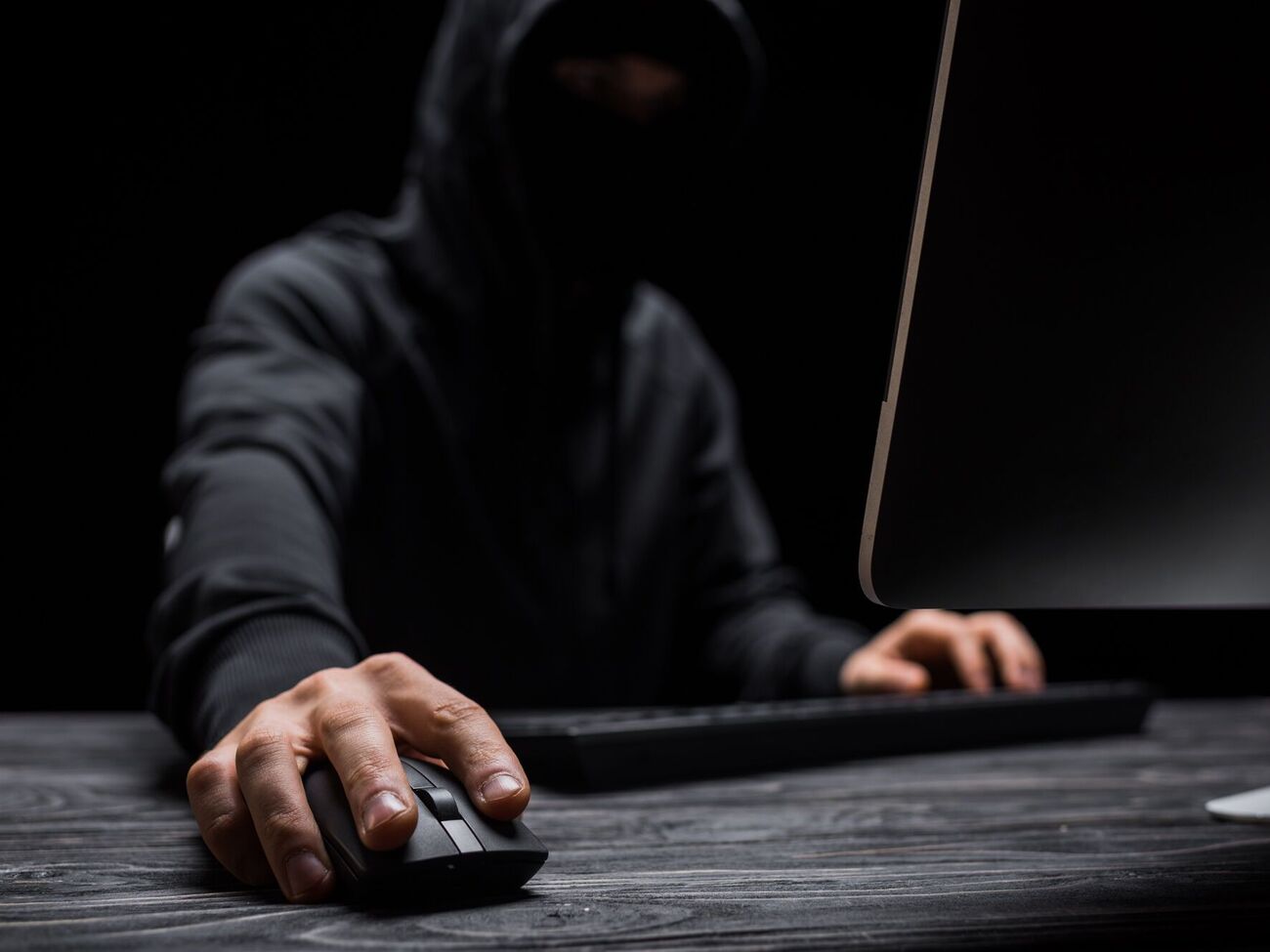 Зміни у строках бронювання пов'язані з хакерською атакою