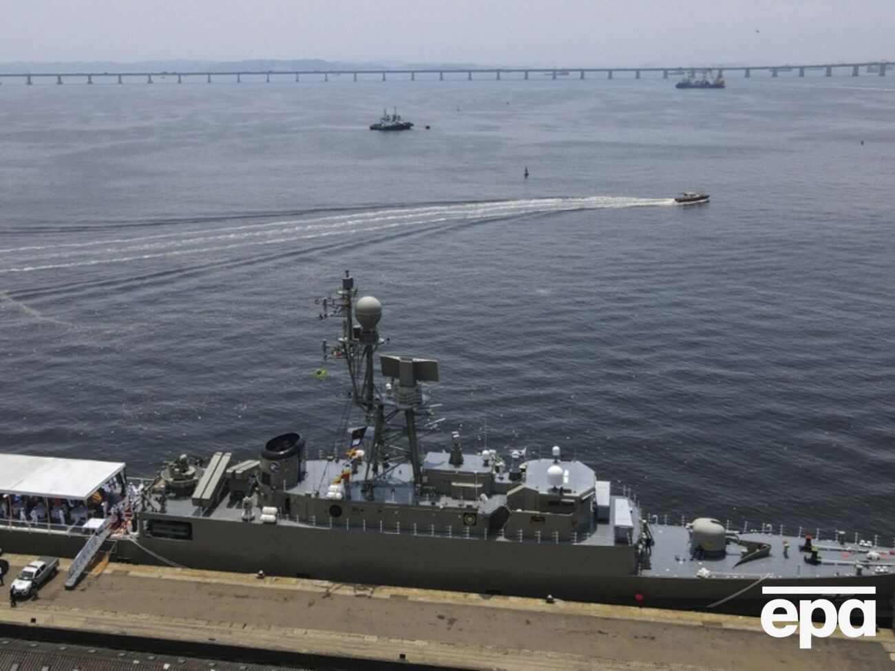 За даними агентства, Шамхані володіє мережею компаній, які займаються експортом нафти і нафтопродуктів з Ірану та РФ через країни, які не приєдналися до західних санкцій