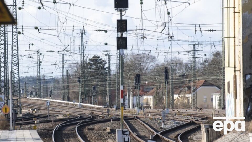 Поезда должны стоять до урегулирования ситуации