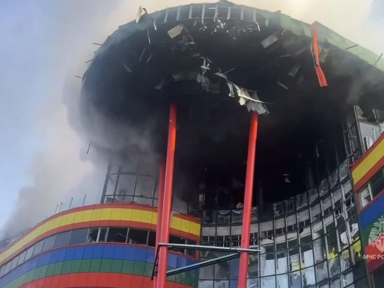 Сначала официальной причиной чрезвычайной ситуации в торговом центре называли "взрыв газовоздушной смеси"