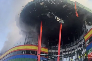 Сначала официальной причиной чрезвычайной ситуации в торговом центре называли "взрыв газовоздушной смеси"