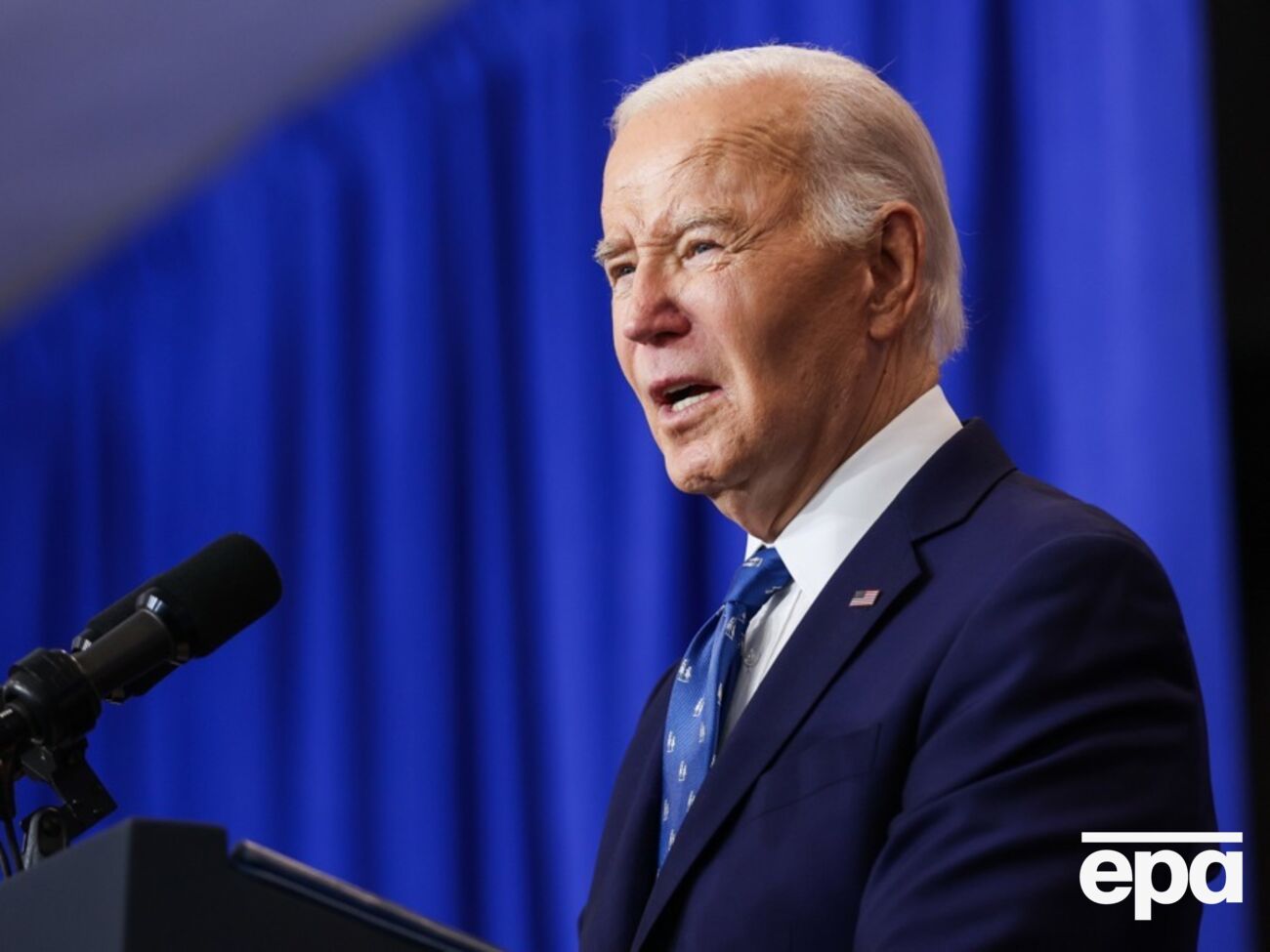 Байден хочет ввести санкции против "теневого флота" РФ, перевозящего нефть, пишет СМИ