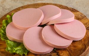 Оказывается, вареную колбасу можно приготовить дома