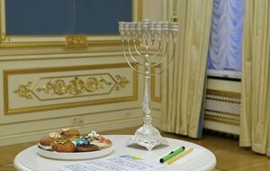 Зеленский рассказал, что ханукальную менору подарил ему Милей