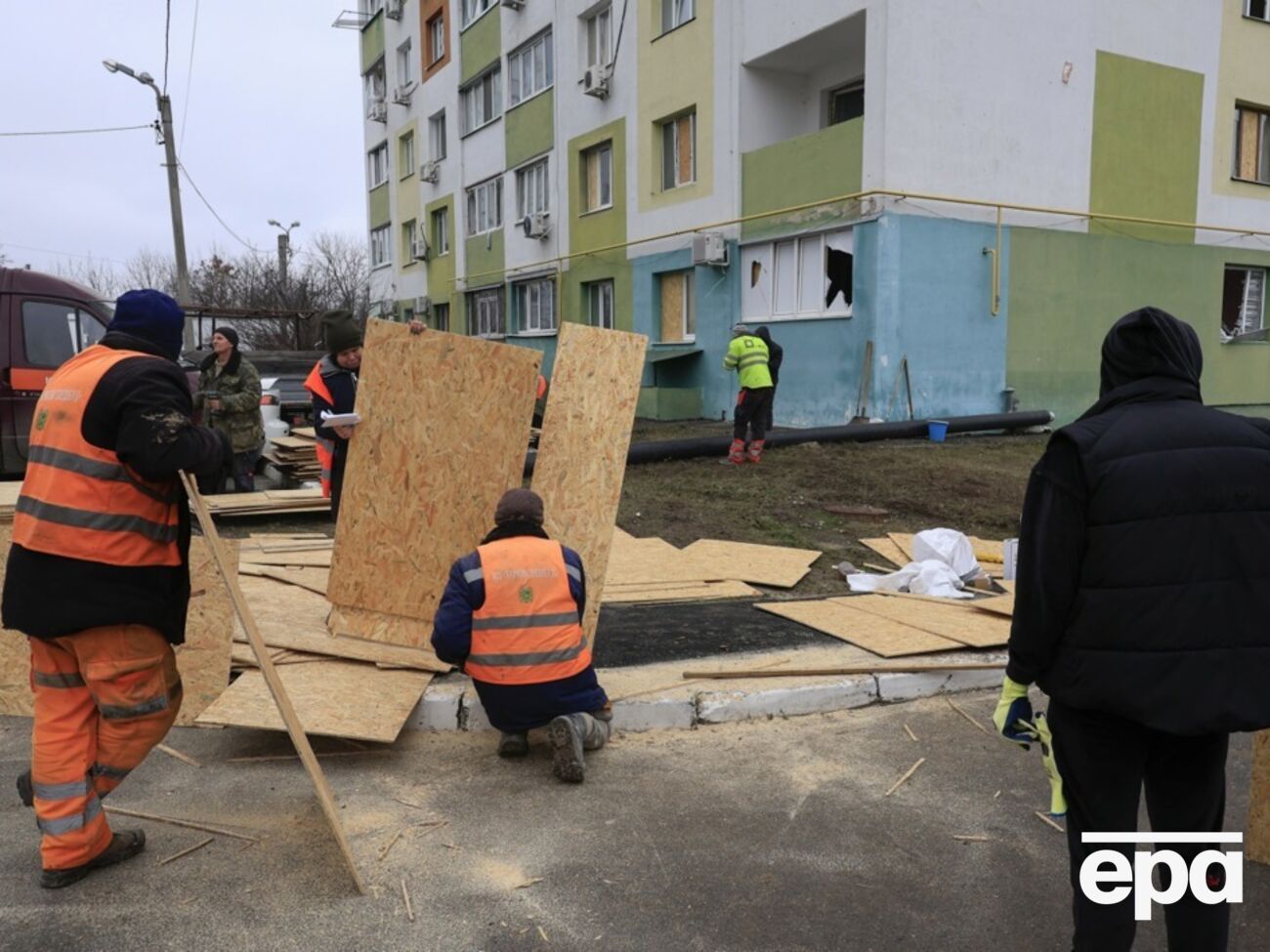 Повреждены и разрушены более 60 объектов гражданской инфраструктуры