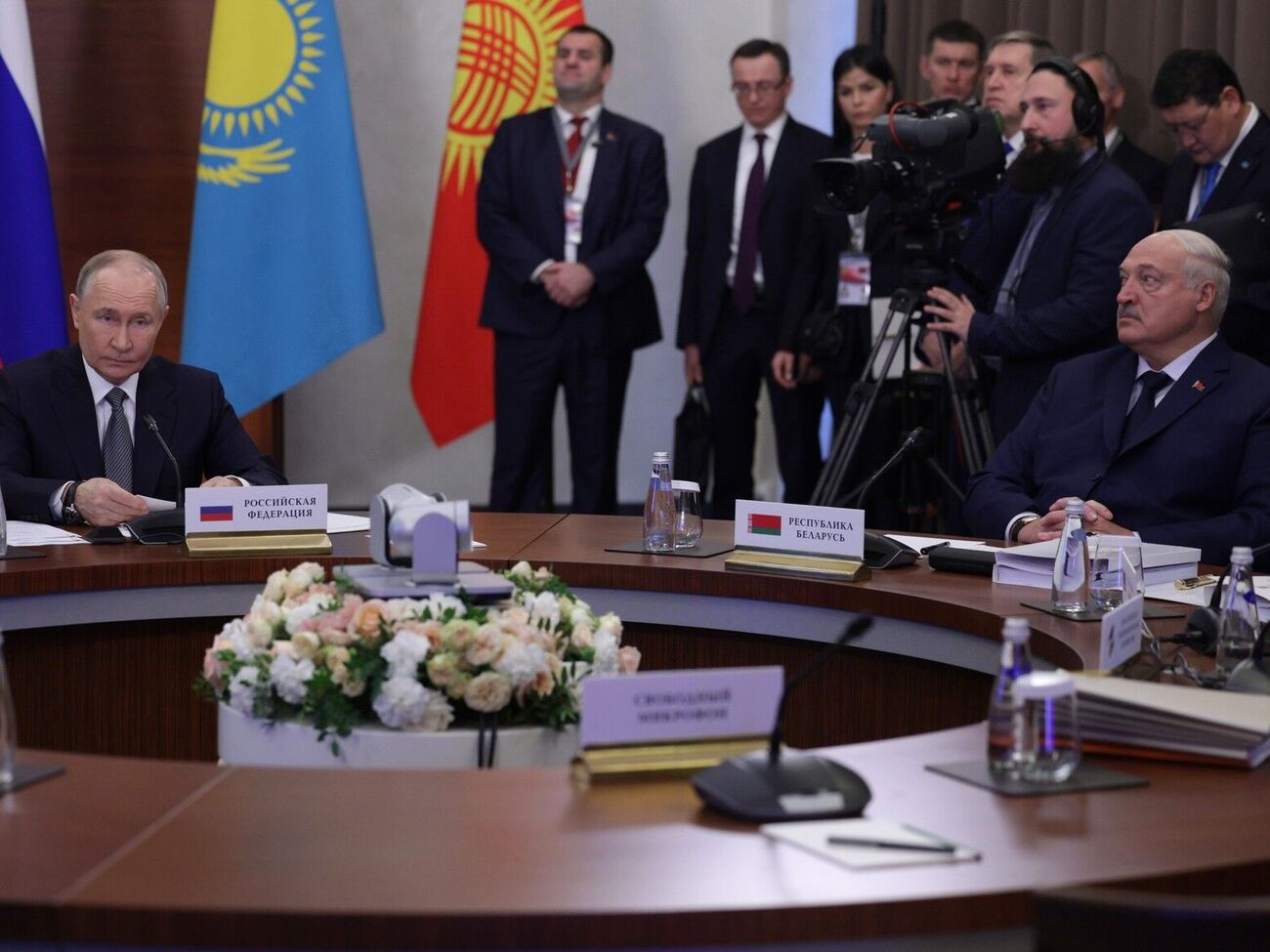 Путін і Лукашенко взяли участь у саміті ЄАЕР