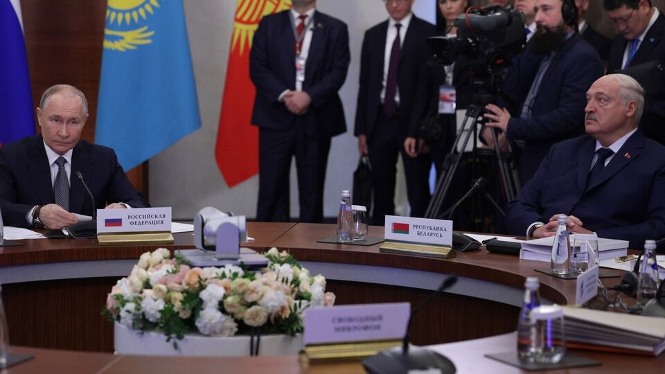 Путин и Лукашенко приняли участие в саммите ЕАЭС
