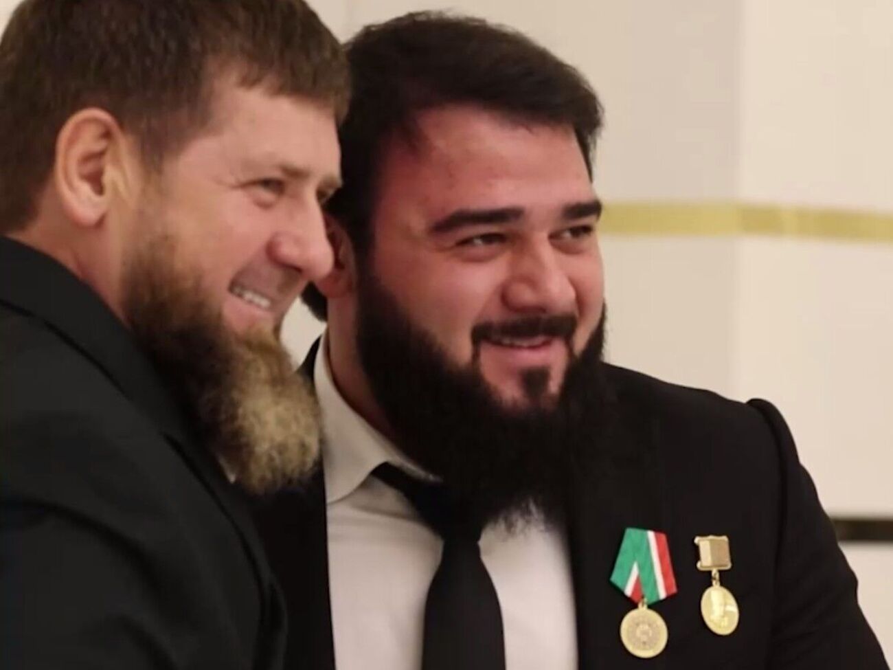 Рамзан Кадиров 26 грудня нагородив медаллю свого племінника Хамзата Кадирова