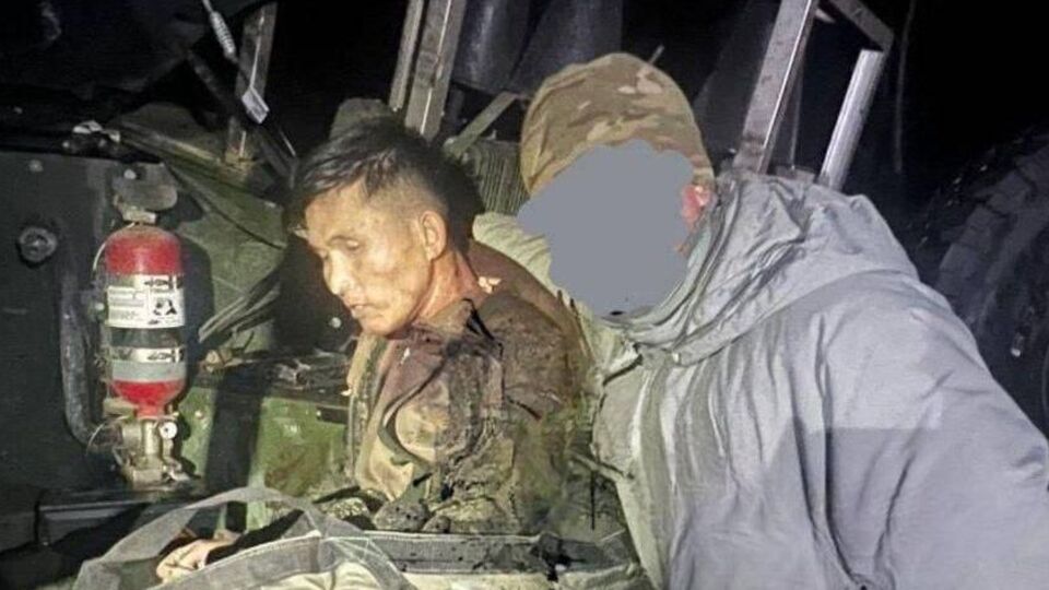 Военный из КНДР, попавший в плен, скончался от ран, сообщает разведка