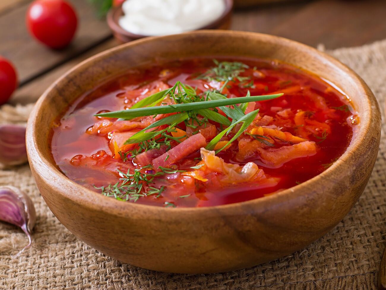 Во время тушения овощей стоит добавить сахар