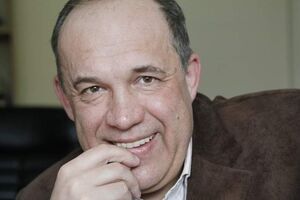 Василенко утверждал, что "появление иностранных военных в Украине улучшит демографическую ситуацию"