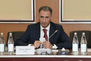 Обломки самолета на земле, а также показания свидетелей дают основание говорить, что имело место вмешательство извне, отметил Набиев