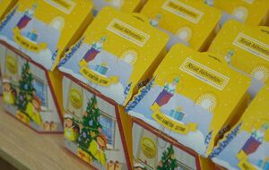 Выдачу подарков осуществляют в гуманитарных хабах "ЯМариуполь" в 20 украинских городах