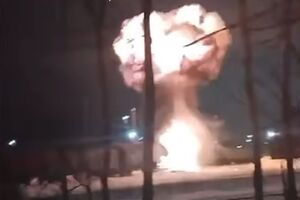 Ночью 27 декабря на железнодорожной станции Воскресенск произошел взрыв, уничтоживший вагоны грузового поезда, рассказали в ГУР МО