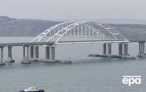 Частину загороджень, якими росіяни намагалися захистити міст, імовірно, зруйновано