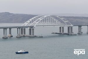 Частину загороджень, якими росіяни намагалися захистити міст, імовірно, зруйновано