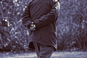 Насильство щодо літніх людей найчастіше буває через фінанси, вказав сервіс